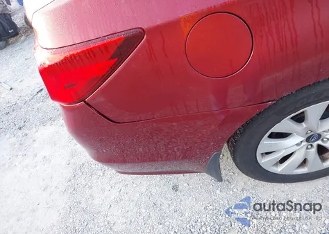 2015 Subaru Legacy 2.5I Premium z USA, uszkodzony, nr VIN 4S3BNBE62F3035231